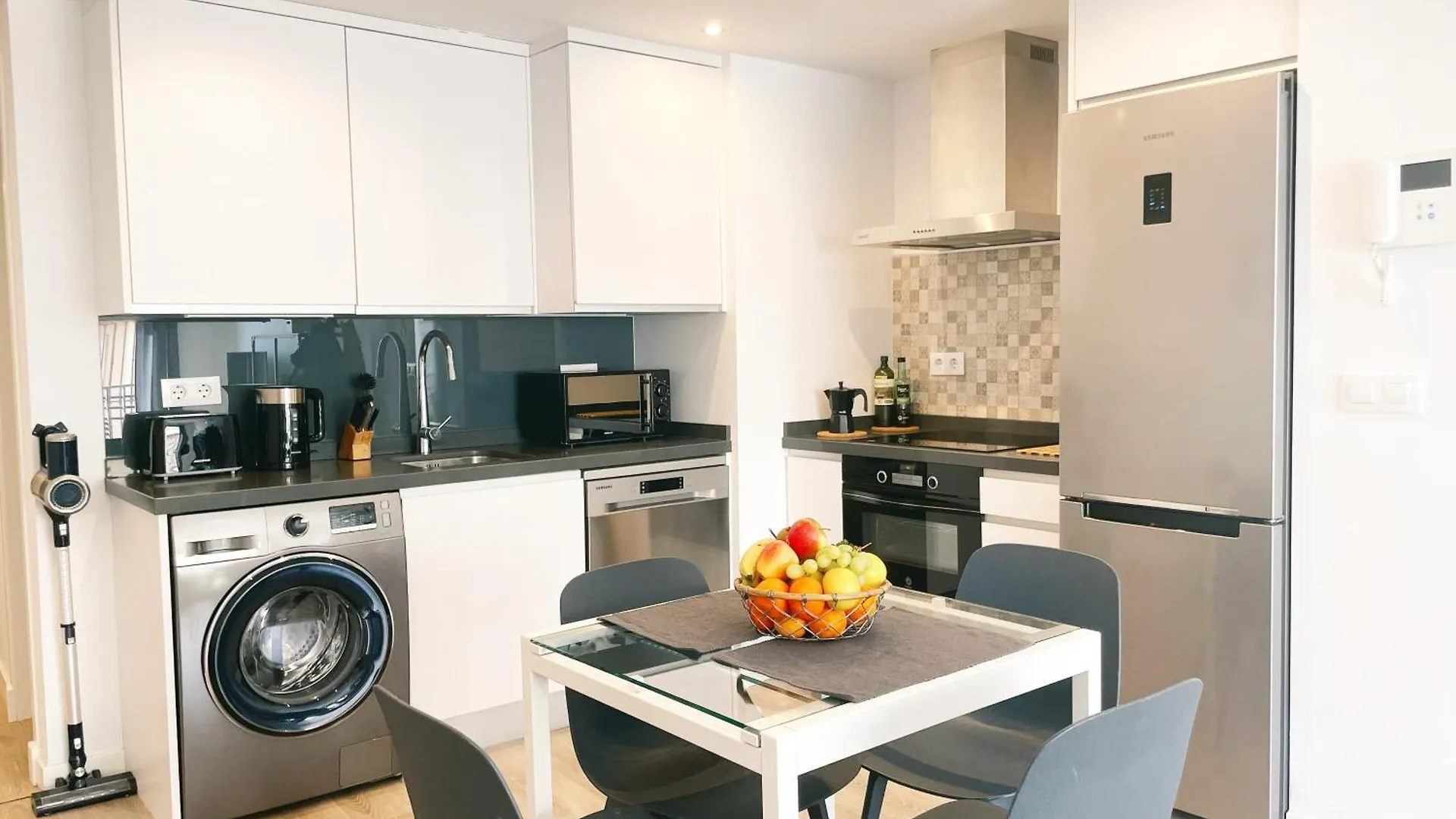 Moderno Piso En Una Tranquila Zona Residencial Alcalá de Guadaira 0*,  Hiszpania